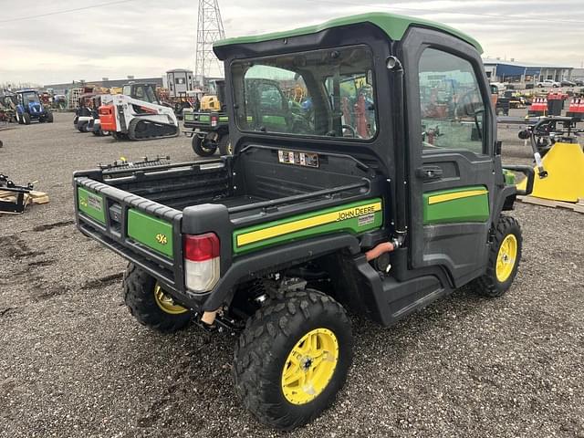 Image of John Deere XUV 835R equipment image 2