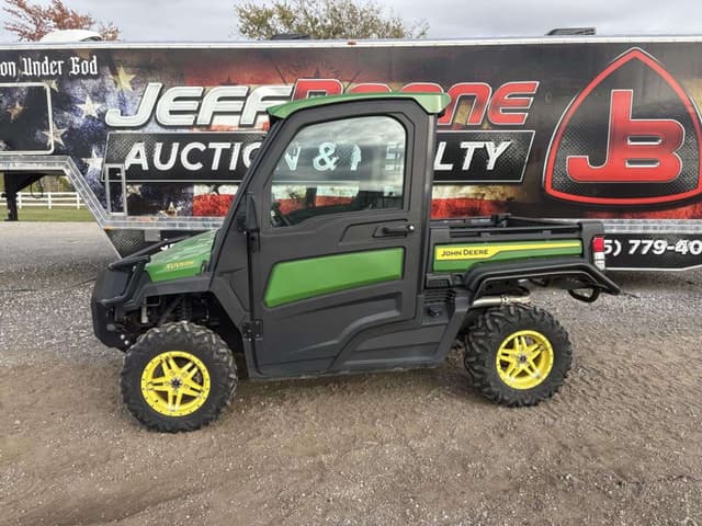 Image of John Deere XUV 835R equipment image 1