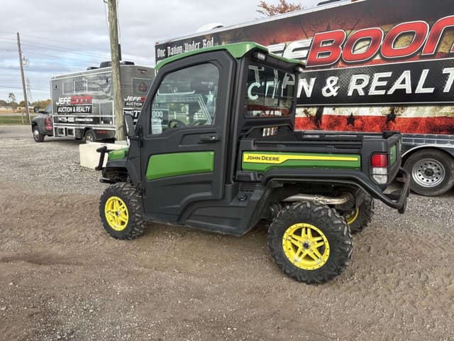 Image of John Deere XUV 835R equipment image 2