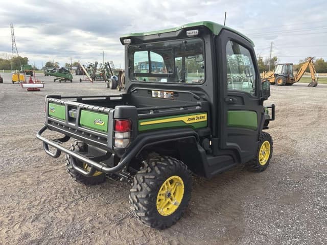 Image of John Deere XUV 835R equipment image 4