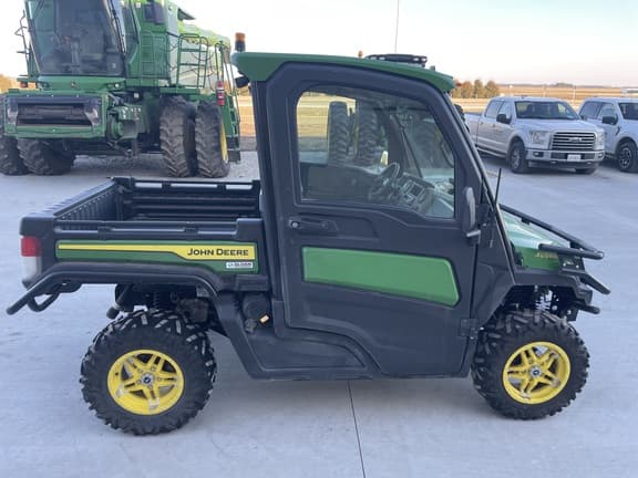 Image of John Deere XUV 835R equipment image 3