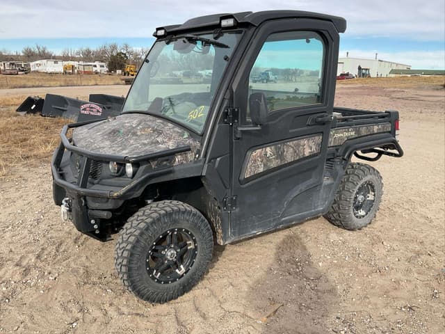 Image of John Deere XUV 835R equipment image 1