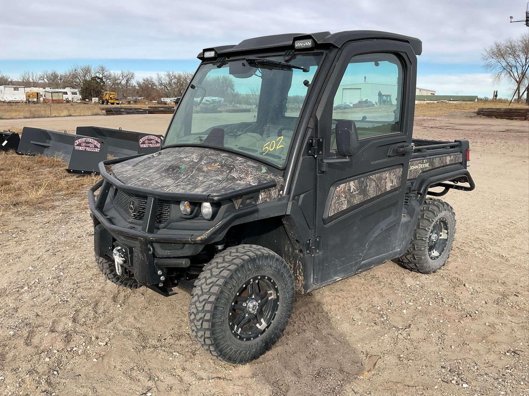 John Deere XUV 835R Equipment Image0