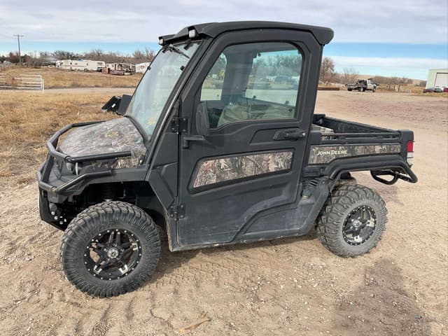 Image of John Deere XUV 835R equipment image 4