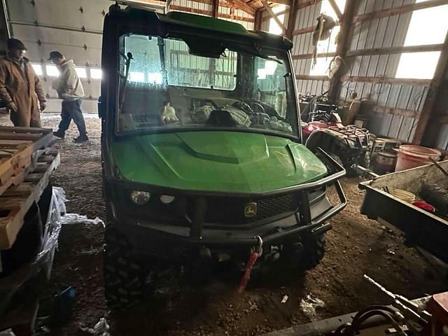 Image of John Deere XUV 835R equipment image 4