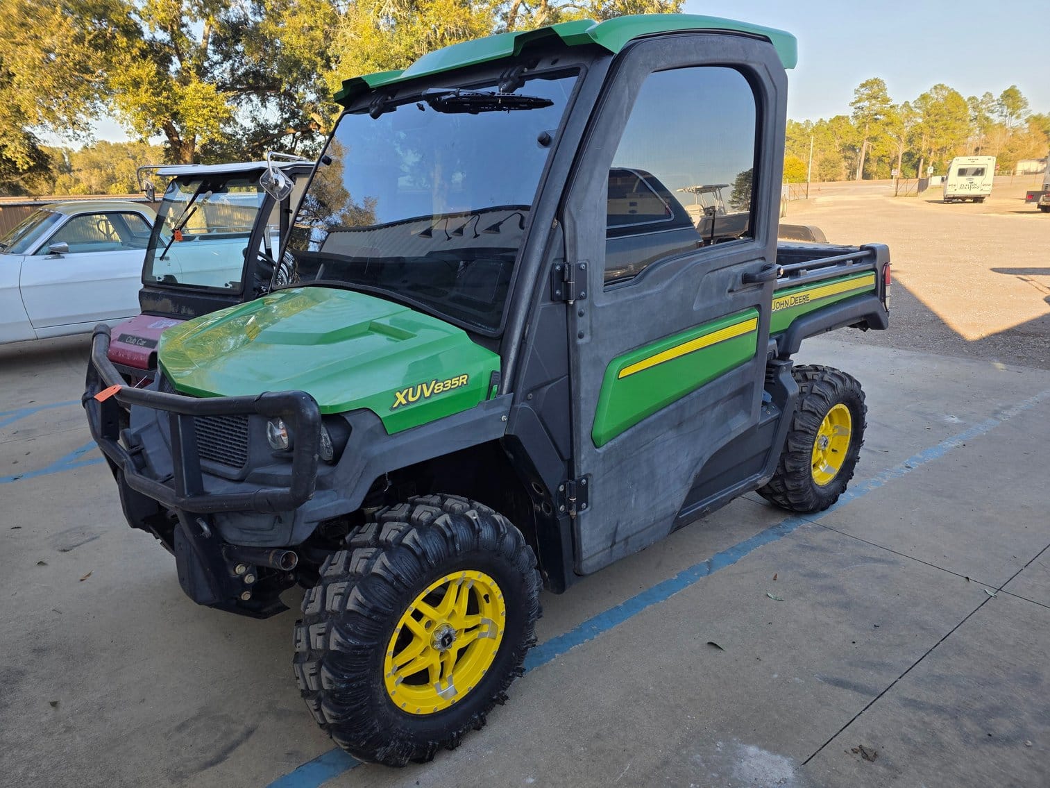 John Deere XUV 835R Equipment Image0