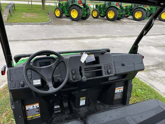 Image of John Deere XUV 845M equipment image 4