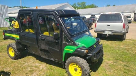 John Deere Gator XUV 855M S4 Equipment Image0