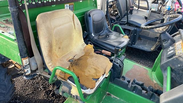 Image of John Deere Gator XUV equipment image 4