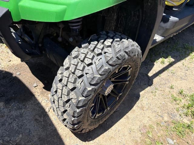 Image of John Deere XUV 550 equipment image 4