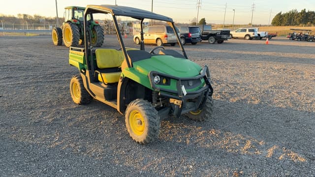 Image of John Deere XUV 550 equipment image 2
