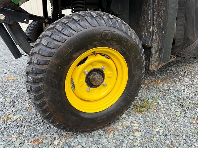 Image of John Deere XUV 560E equipment image 1