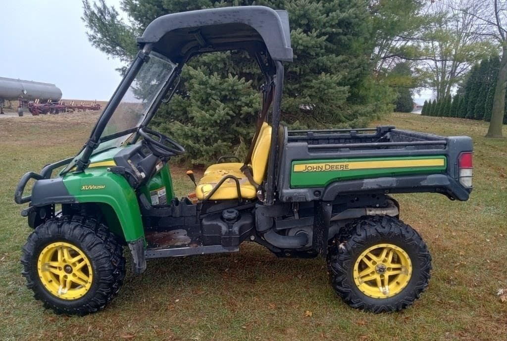 Image of John Deere XUV 825M Primary image
