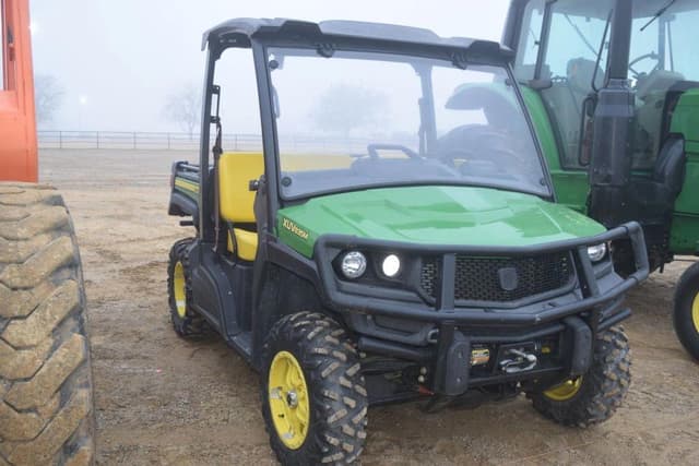 Image of John Deere XUV 835M equipment image 4
