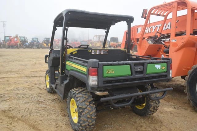 Image of John Deere XUV 835M equipment image 2