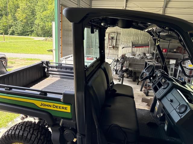 Image of John Deere XUV 835M equipment image 2
