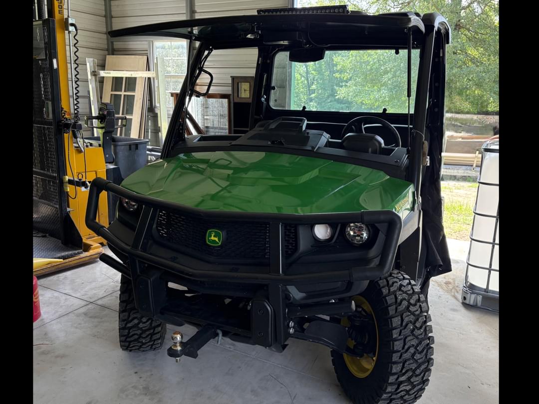Image of John Deere XUV 835M Primary image
