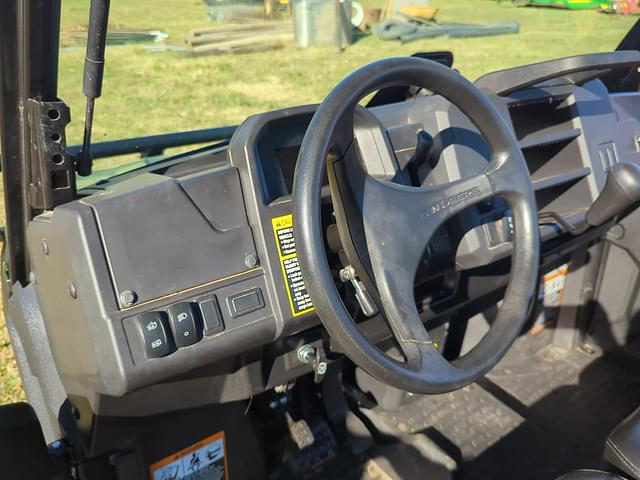 Image of John Deere XUV 835M equipment image 4