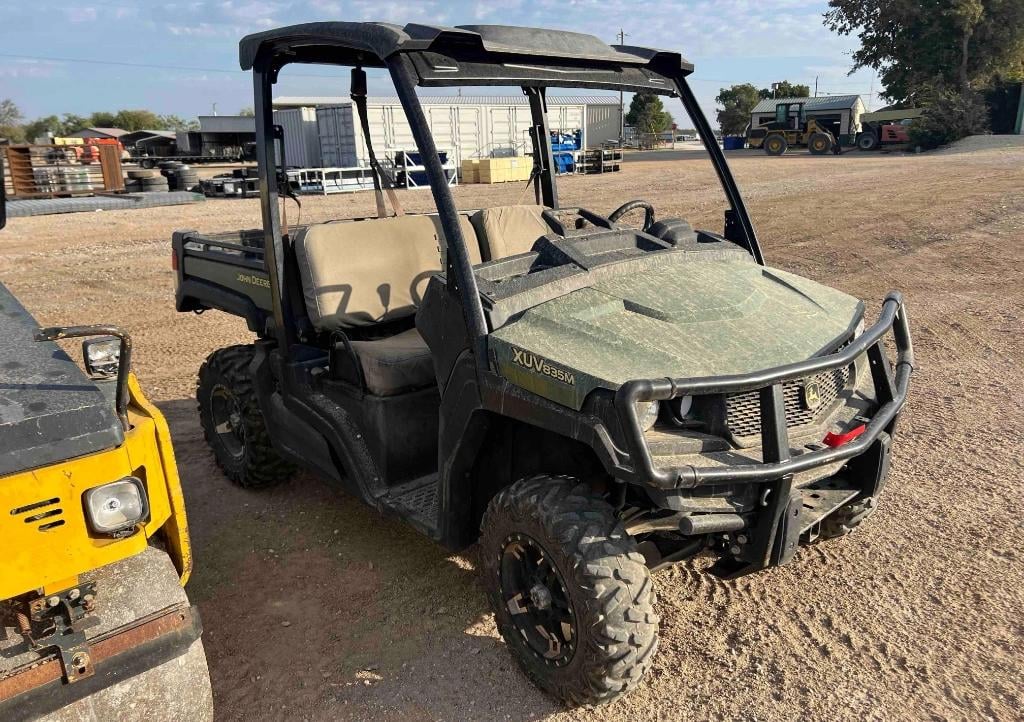 John Deere Gator XUV 835M Equipment Image0