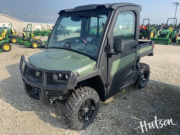 Image of John Deere XUV 835R equipment image 1