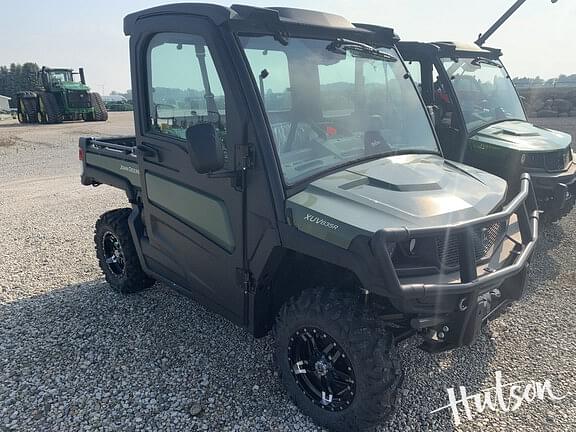 Image of John Deere XUV 835R Primary image