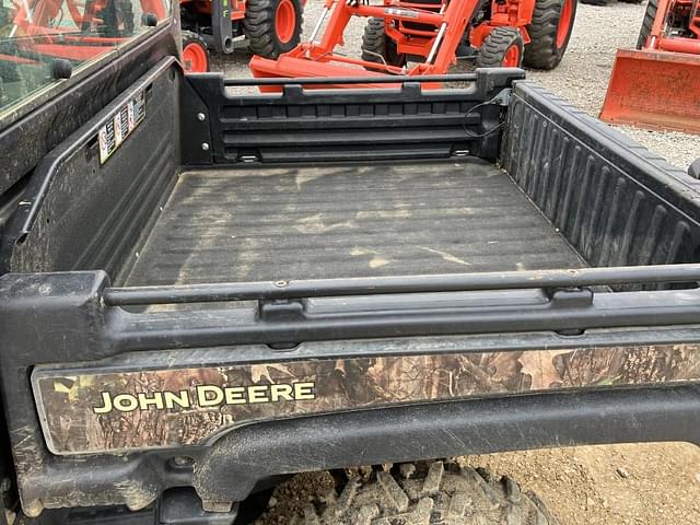 Image of John Deere XUV 835R equipment image 4