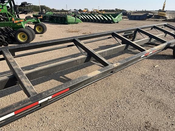 Image of Undetermined Header Trailer equipment image 1