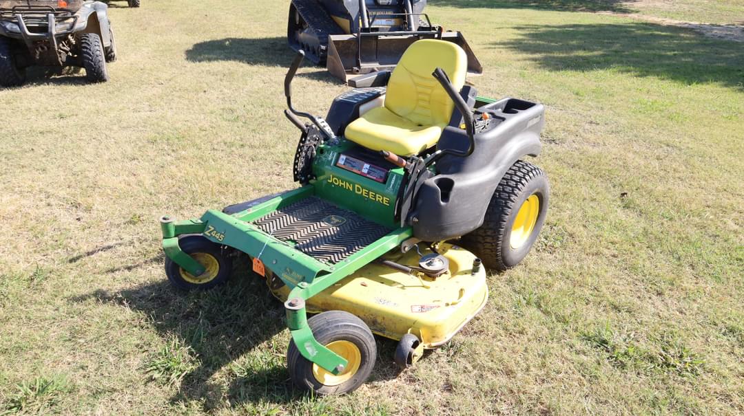 Image of John Deere ZTrak Primary image