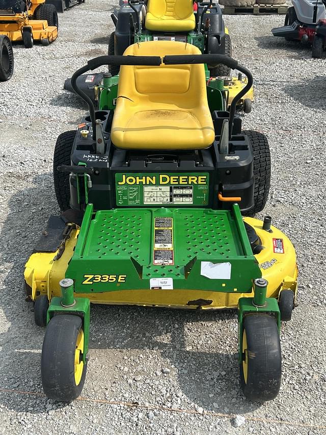 Image of John Deere Z335E equipment image 1