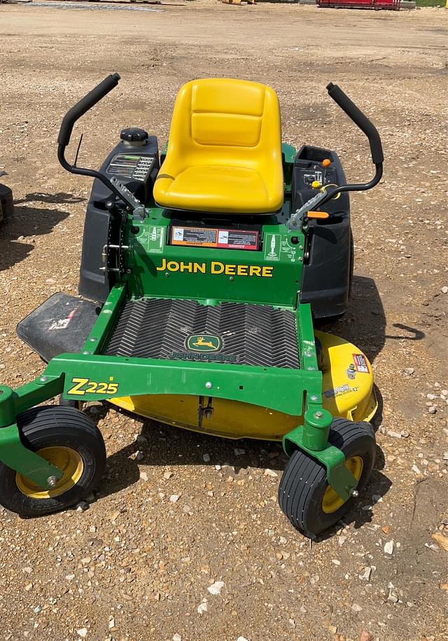 Image of John Deere Z225 equipment image 2