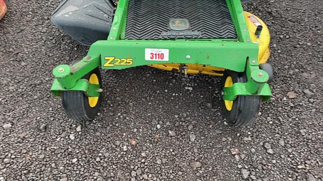 Image of John Deere Z225 equipment image 3