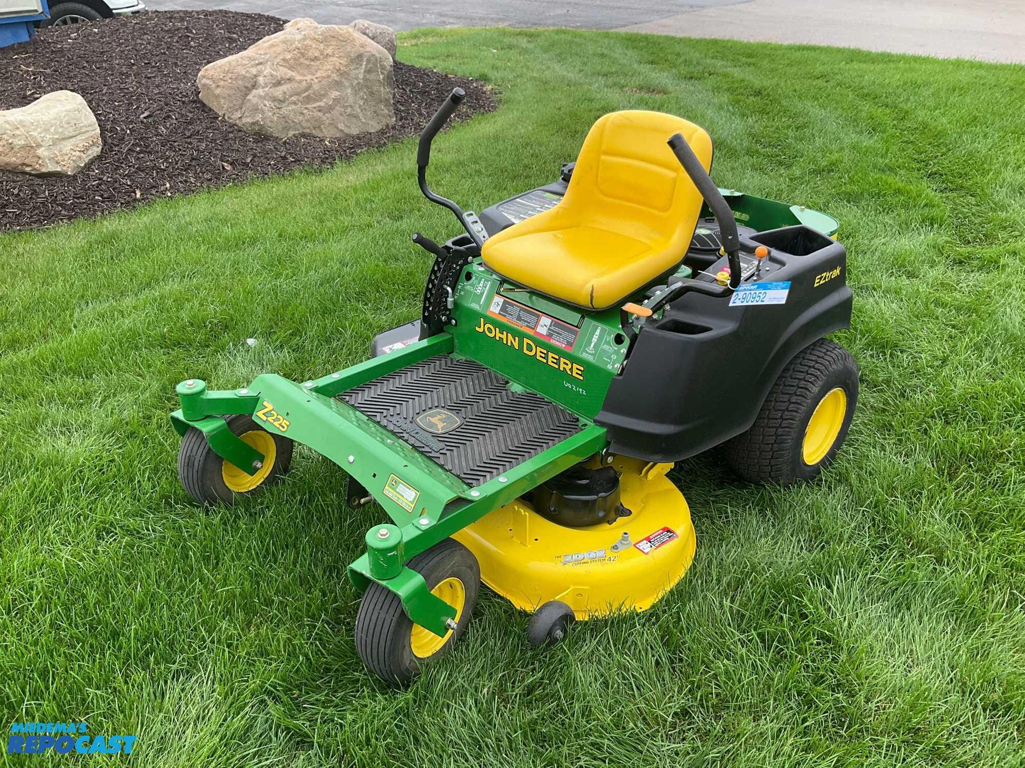 Main image John Deere Z225