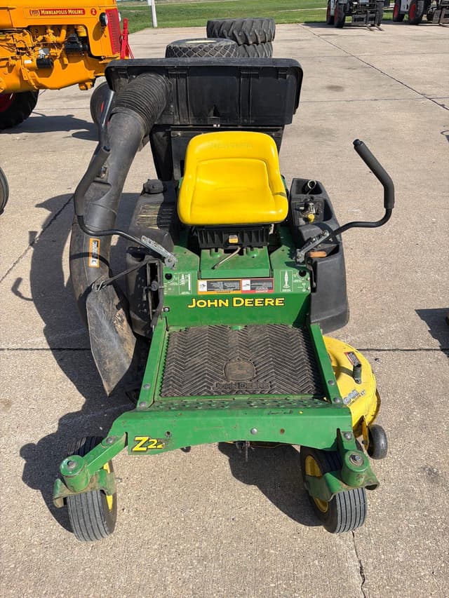 Image of John Deere Z225 equipment image 1