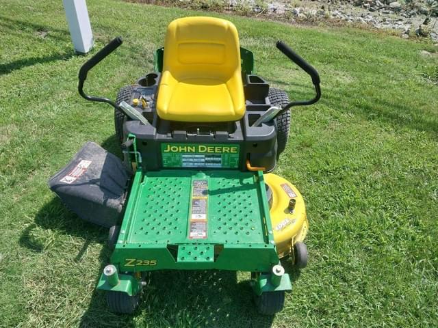 Image of John Deere Z235 equipment image 1
