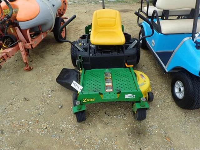 Image of John Deere Z235 equipment image 1