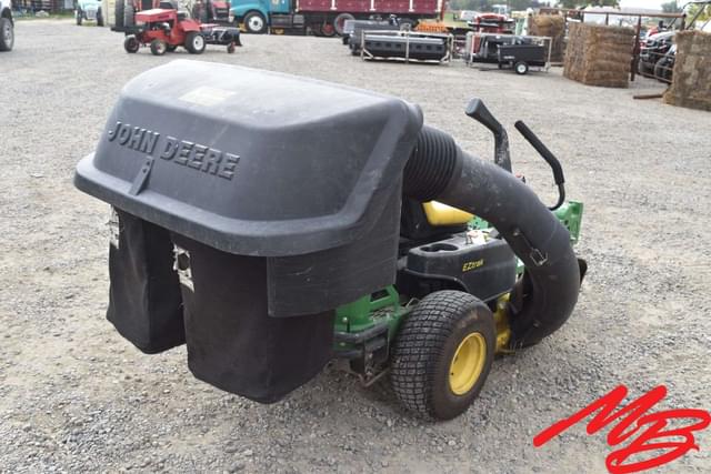 Image of John Deere Z235 equipment image 4