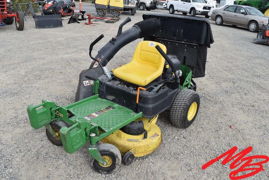 Image of John Deere Z235 Primary image