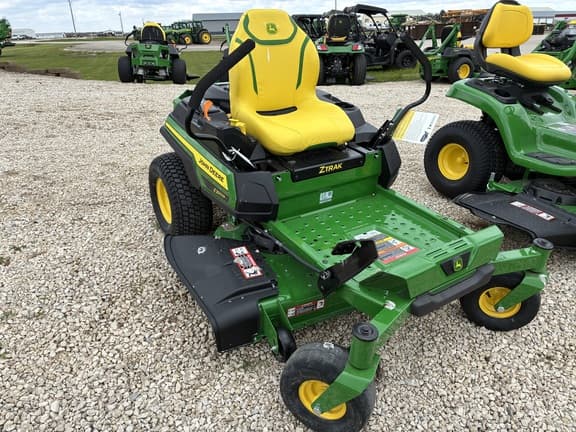 Image of John Deere Z320M equipment image 2
