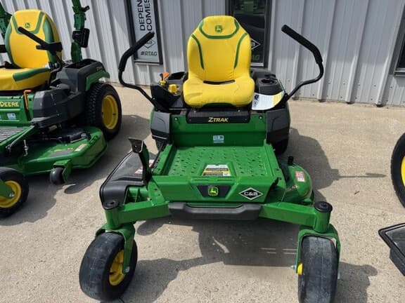 Image of John Deere Z320M equipment image 3