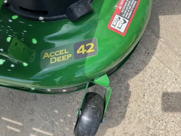 Image of John Deere Z320M equipment image 4
