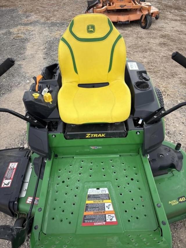 Image of John Deere Z330M equipment image 4