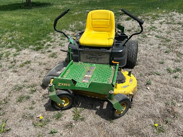 Image of John Deere Z335E equipment image 1