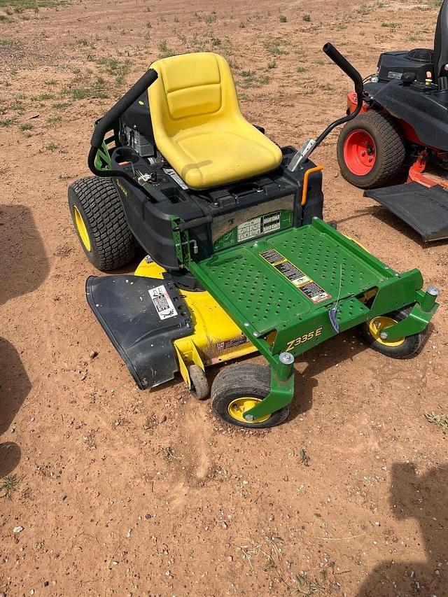 Image of John Deere Z335E equipment image 1