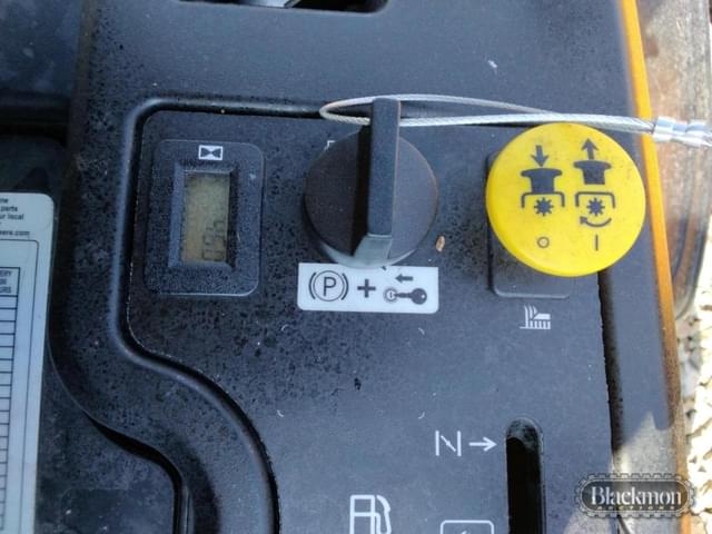Image of John Deere Z335E equipment image 3