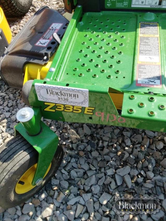 Image of John Deere Z335E equipment image 1
