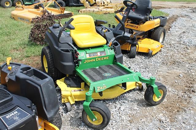 Image of John Deere Z425 equipment image 1