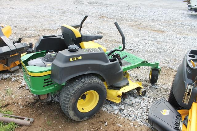 Image of John Deere Z425 equipment image 4
