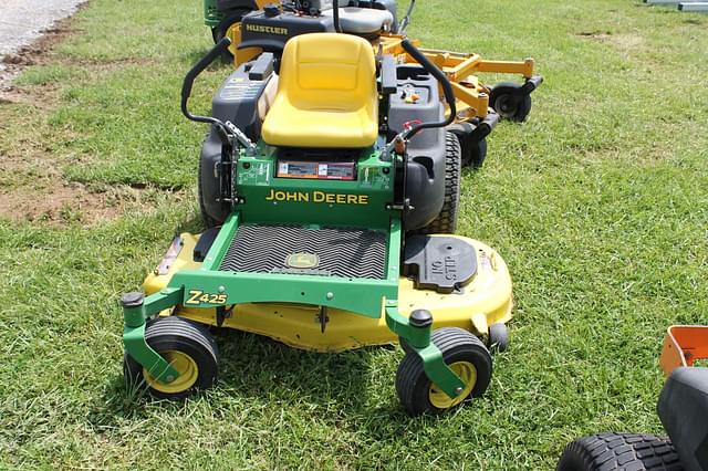 Image of John Deere Z425 equipment image 1