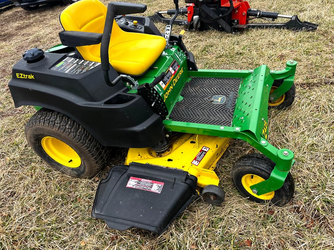 Image of John Deere Z425 Primary image