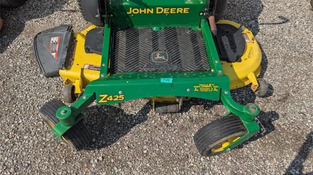 Image of John Deere Z425 equipment image 1